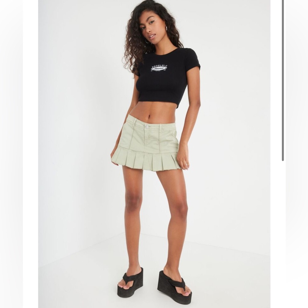 GARAGE | Micro pleated skort in desert sage